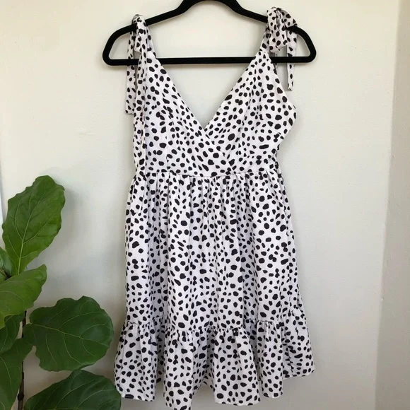 💥HOST PICK💥 Zara Polka Dot Shoulder Tie Ruffle Mini Dress - Picture 4 of 11